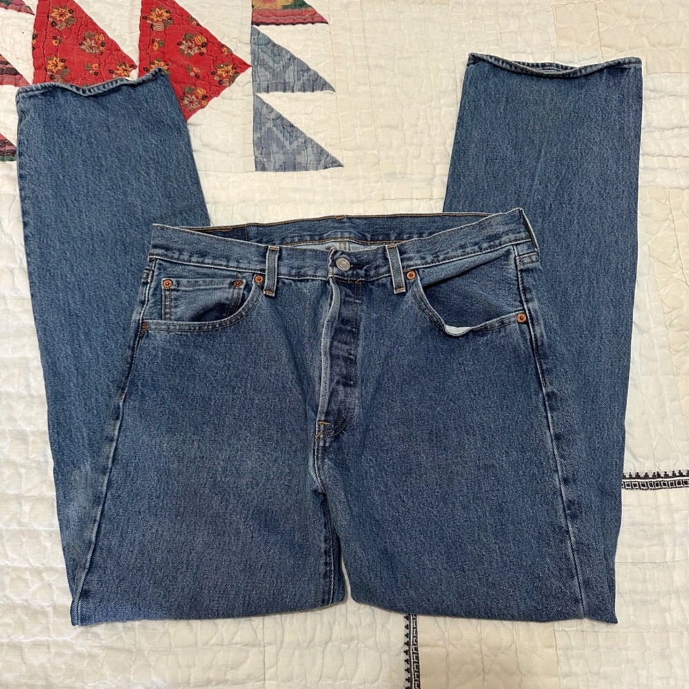 Levi's 501 Original Fit Jeans Medium Wash Blue 34x32 Button Fly 00501-0193